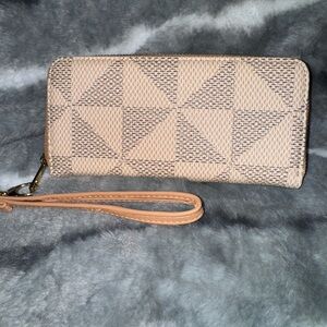 Fashion Tan Women's Wristlet Wallet